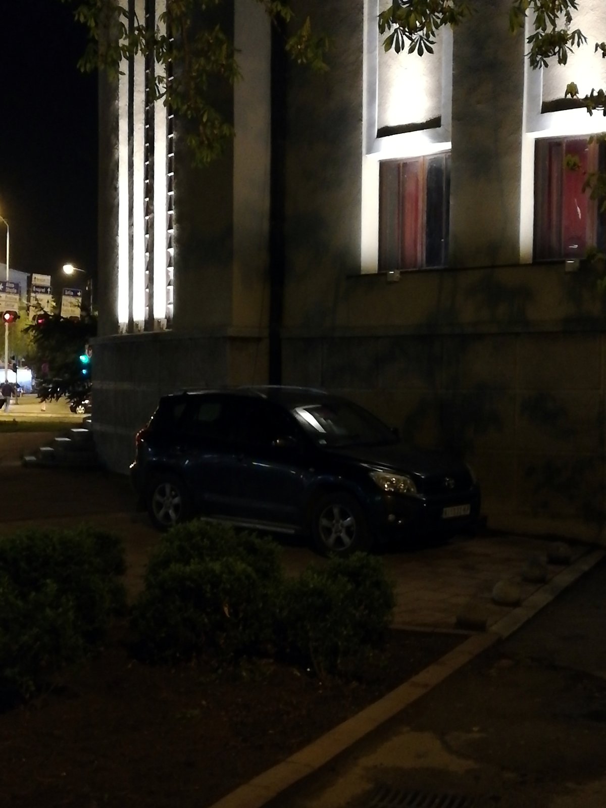 Parkiranje kod pozorista foto citalac