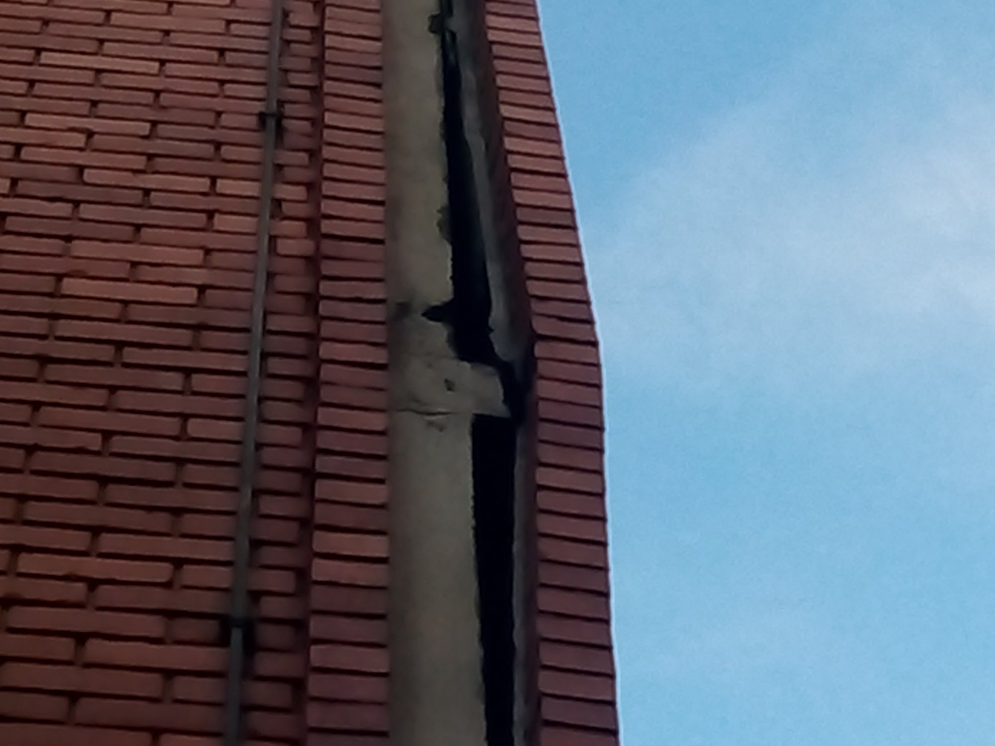 U centru Niša fasada zgrade opasna za prolaznike 1 Fasada Nade Tomic Prijavi problem