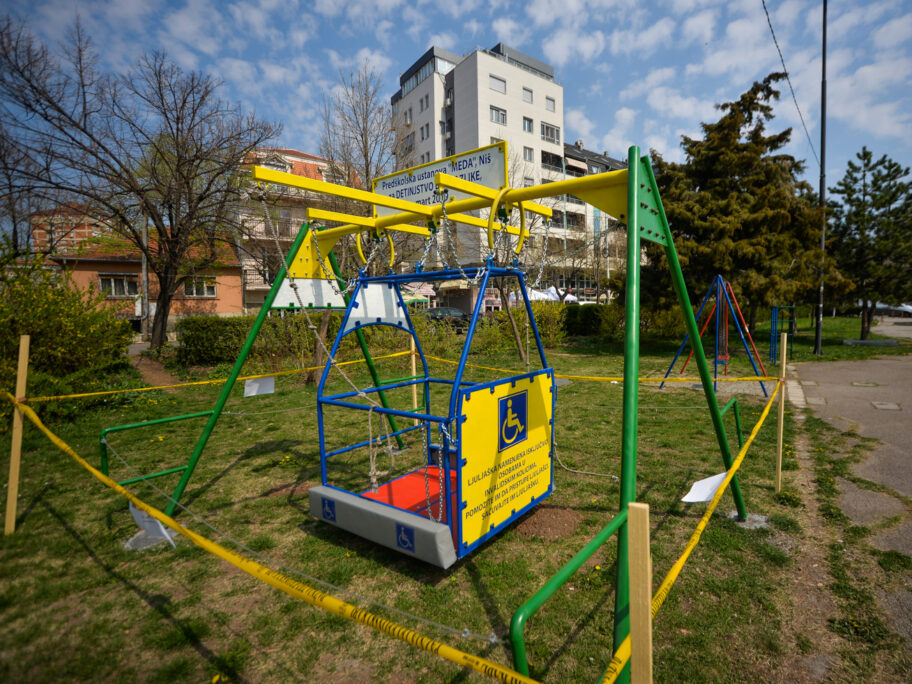ljuljaska invaliditet foto vk