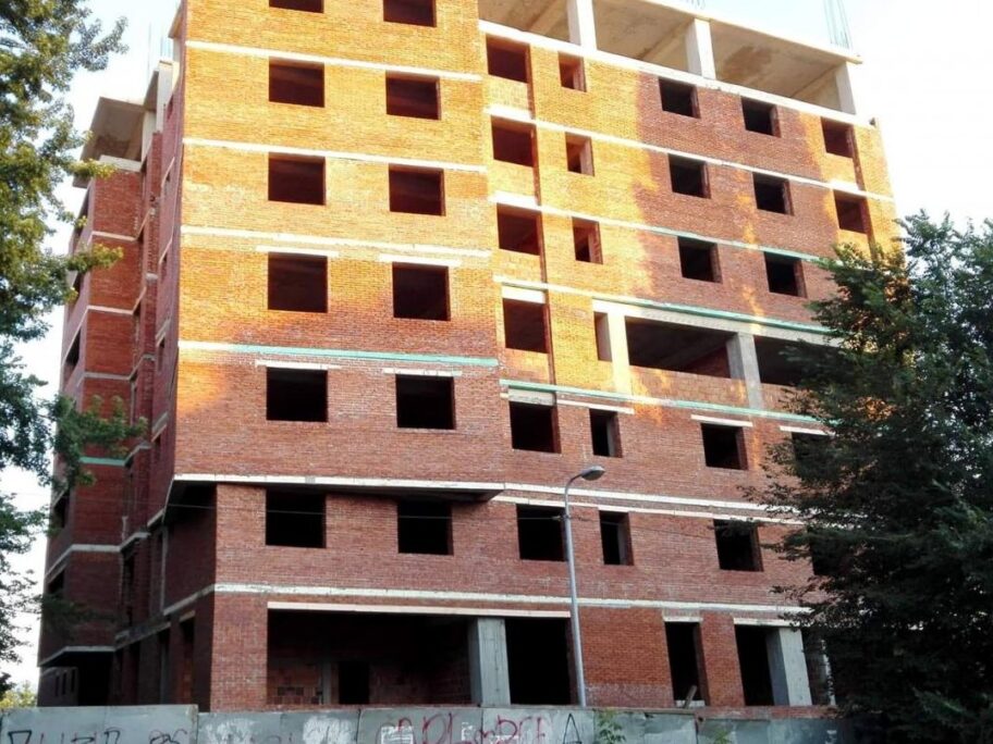 Konačno se bira izvođač koji će nastaviti da gradi Studentski dom 17 Studentski dom Nis nastavak izgradnje foto M K