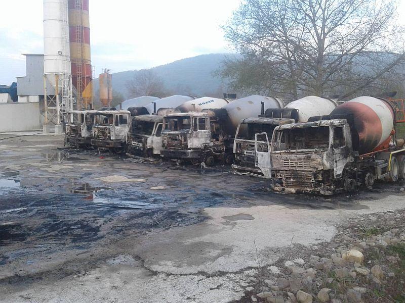 800x600 zapaljeni kamioni foto I M Juzne vesti