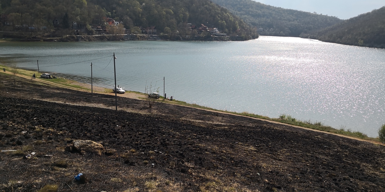Bovansko-jezero-paljevina2;-foto:-citalac