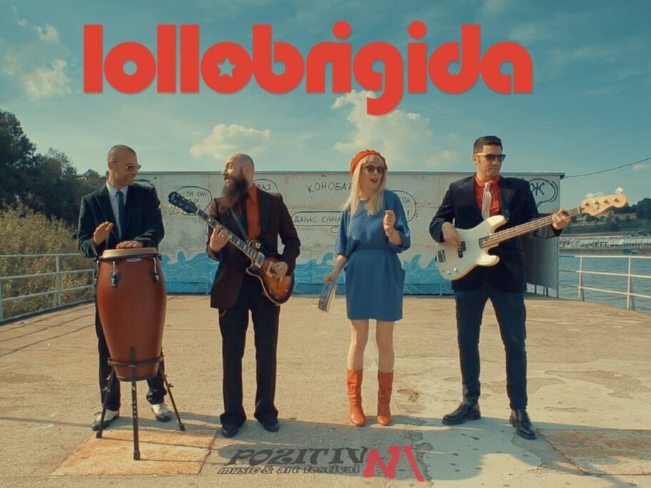 Lollobrigida u parku Cair Cropped