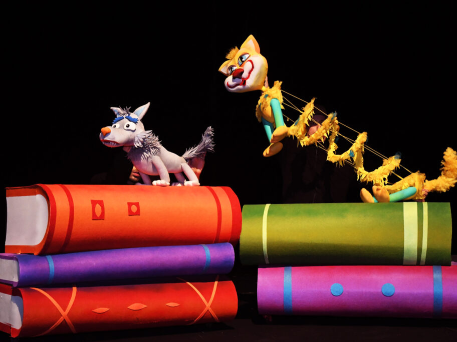 vuk ispao iz knjige2 foto pozoristelutaka