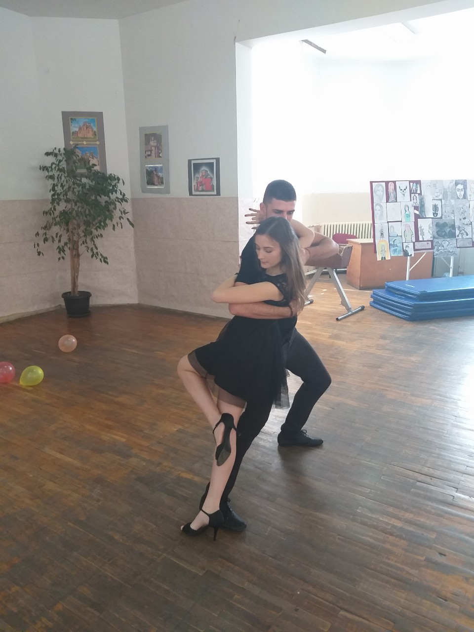 IMG-d4e9aeb88e75b1a4c9bda1f1a1c1909d-V