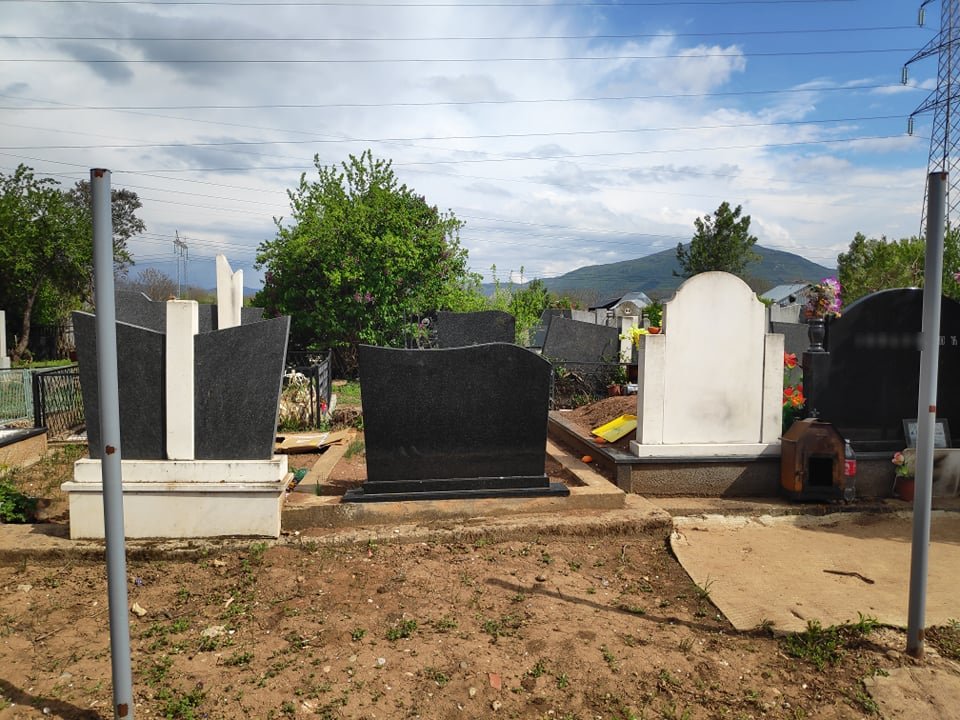 Grobovi foto V Milic
