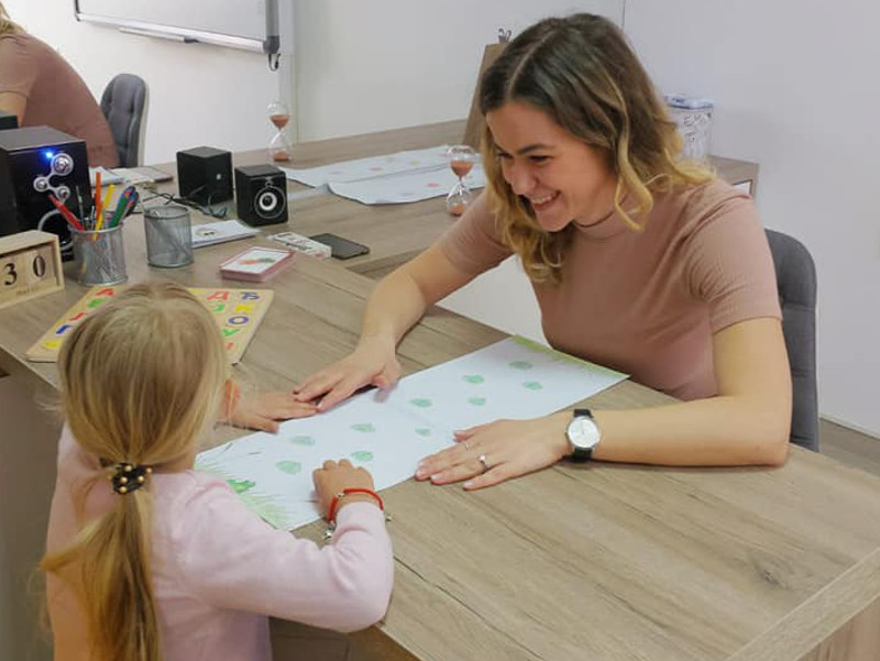 Mlada Leskovčanka nakon potrage za poslom, otvorila logopedsku ordinaciju 15 isidora kocic logoped foto logocentarkocic
