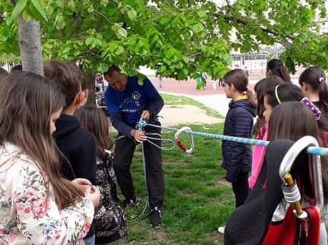 Planinarska sekcija OS Dusan Radovic foto Mimica Petrovic Radovanovic