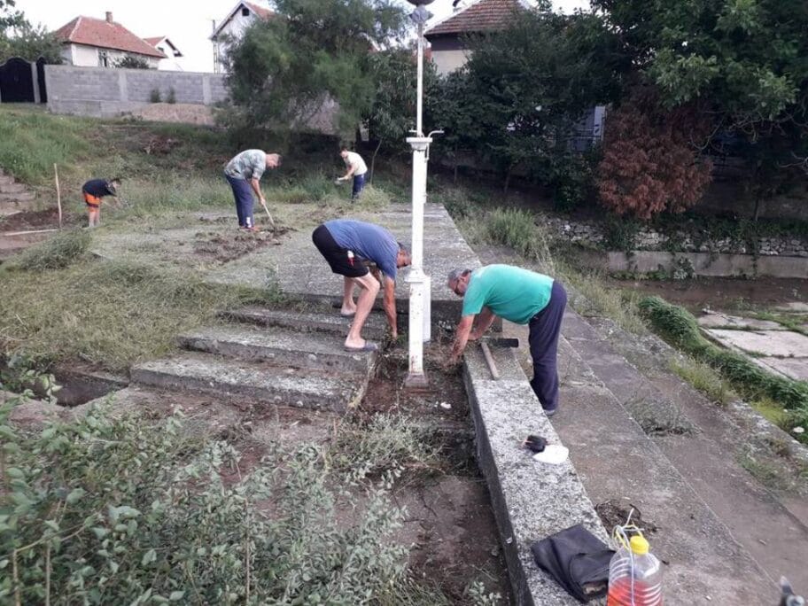 Meštani sami obnavljaju Spomen-park u Staroj Božurni 6 37568740 2072387532794989 4892410110300651520 n