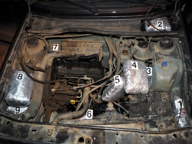 Uhapšena trojka sa juga Srbije koja je u kolima krila 5 kg marihuane 8 hauba foto mup