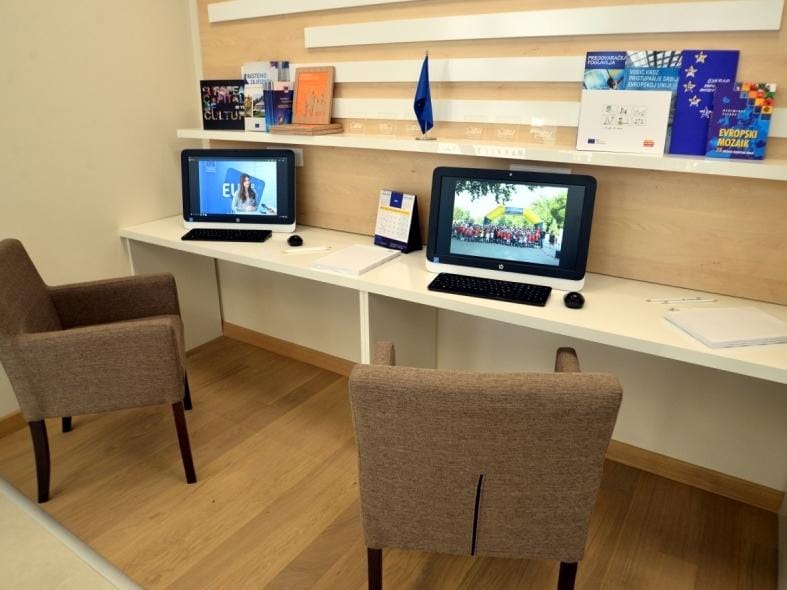 "Break the fake" - tribina o lažnim vestima u sredu u Nišu 17 800x600 Info kutak jul 2016 foto Vanja Keser