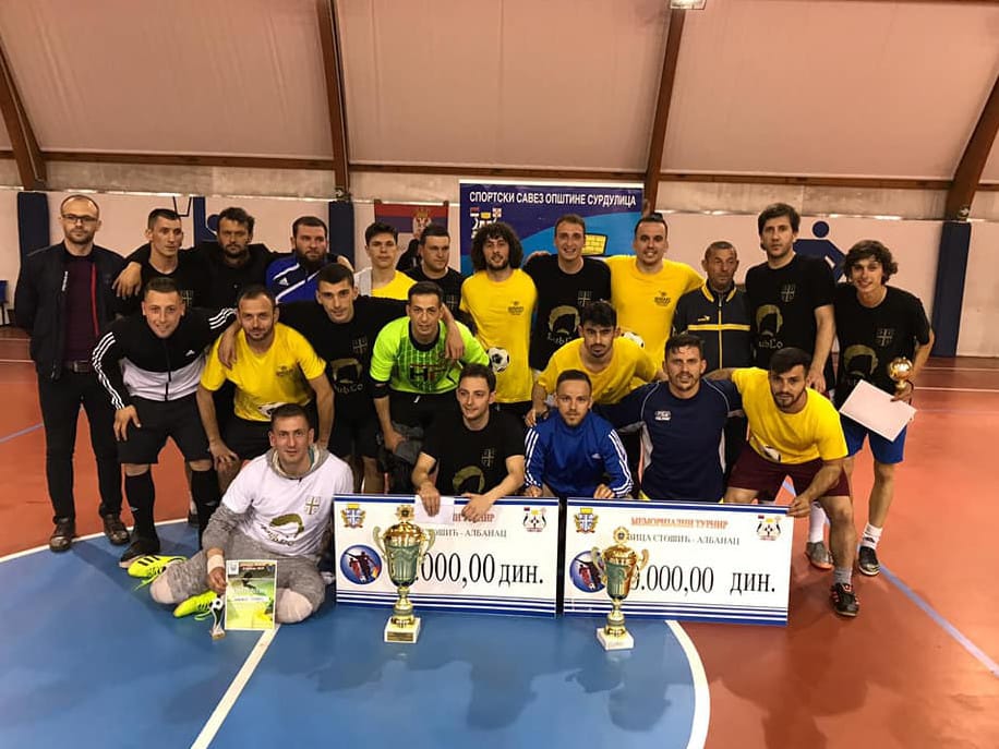 Pobednici i drugoplasirani na memorijalnom tuniru Jovica Stosic Albanac u Surdulici foto Dejan Mircev