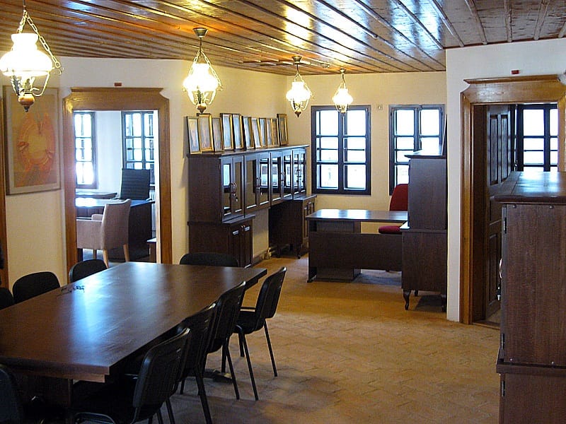 Izložba fotografija o životu i radu vranjske novinarke 12 Biblioteka Vranje foto I M