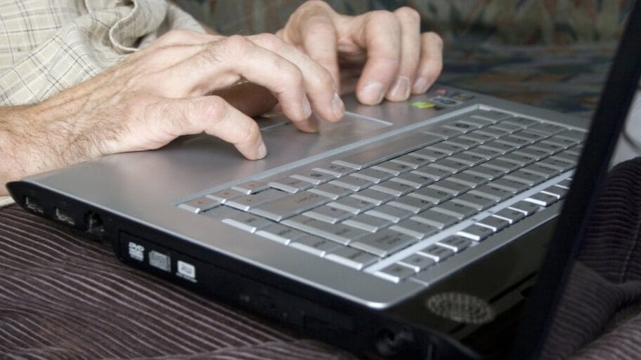 Dragi e-dnevniče: Prednosti, problemi i začkoljice digitalizacije u školama 8 106937531 hi007678913