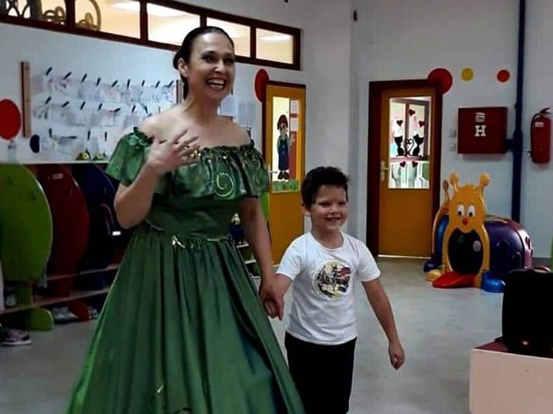 Dragana Moles s decom Foto JPU Pcelica