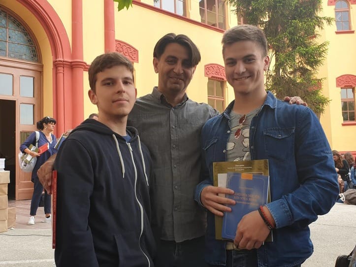 Knjiyevna Olimpijada Milutin Stanic i Mihajlo Popovic sa profedorom foto Vladimir Micic