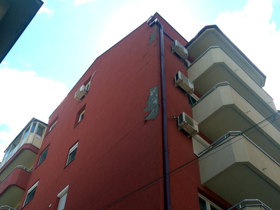 Otpada fasada blizu Caira foto citalac