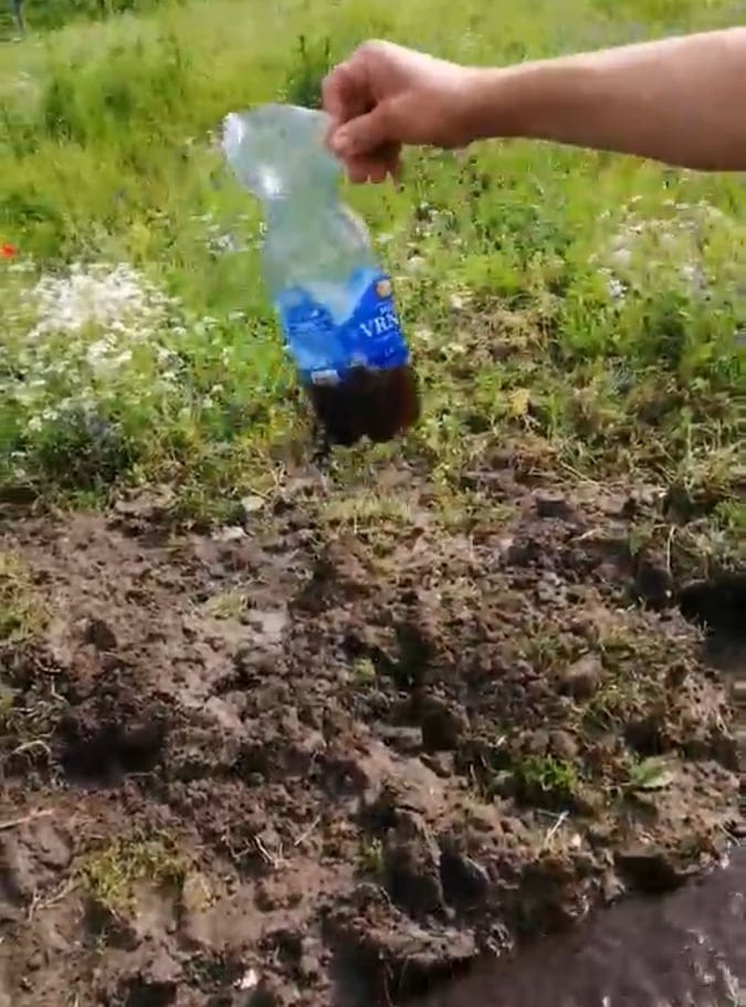 Voda iz potoka foto screenshot