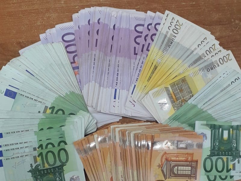 Neprijavljene devize foto Uprava carina