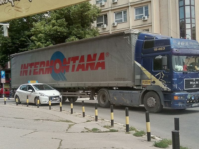 Kamion udario u vozilo auto-škole u centru Prokuplja 7 saobracajka 1