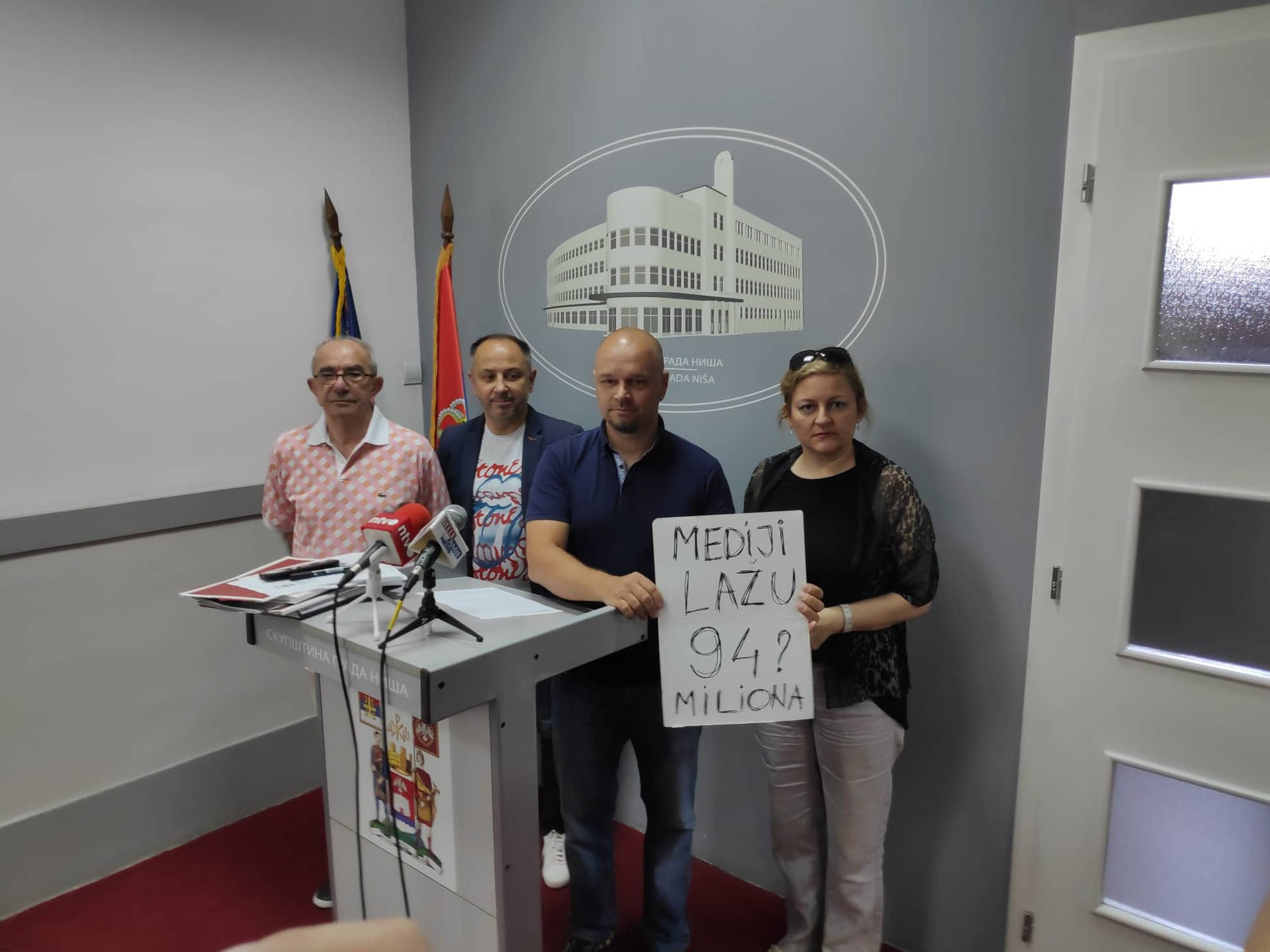 Niška inicijativa u akciji podsećanja nadležnih šta im je posao - "na meti" sve institucije 1 inicijativa sednica foto astankov