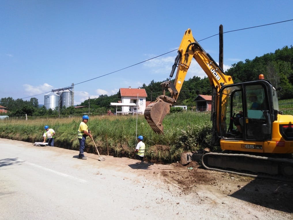 Kroz javne radove posao za pedesetak građana Medveđe 1 Radovi Vlasotince Svodje foto Agencija Publika