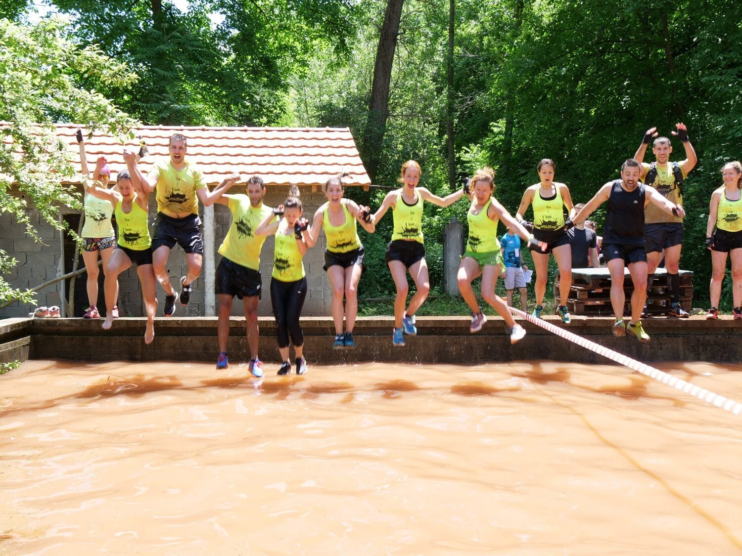 Maze run skakanje u bazen foto Juzne vesti Marko Radojkovic scaled