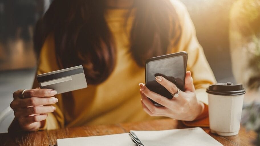 107440578 mobilemoney getty