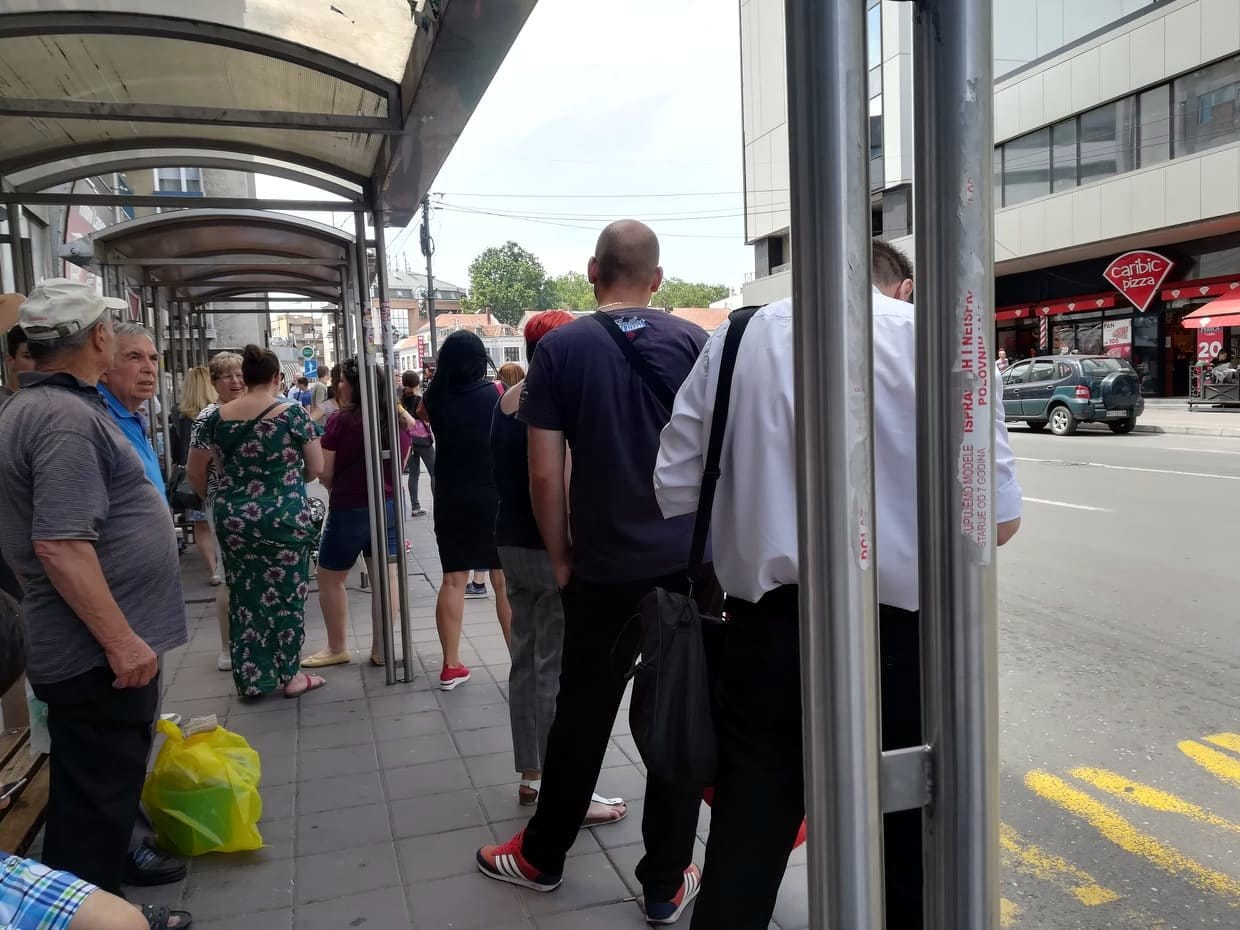 Cekanje-busa;-foto:-JV-J.-A