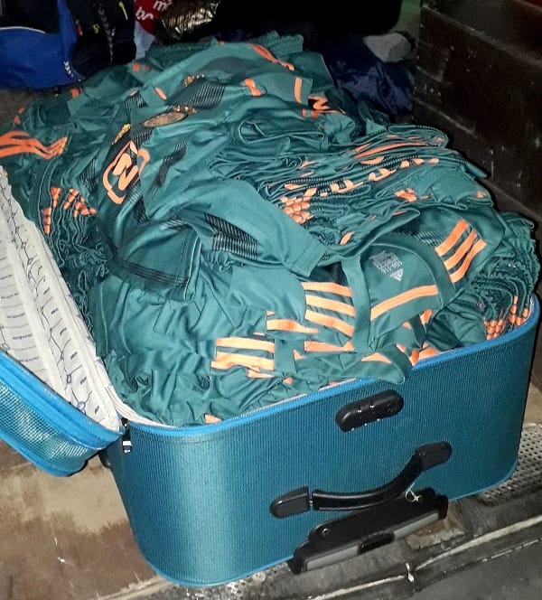 Pun kofer dresova foto Uprava carina