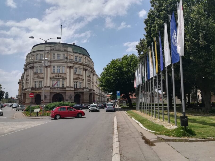 U holu niškog Univerziteta Sajam stipendija za studente 10 univerzitet nis jun2019 foto jcm scaled