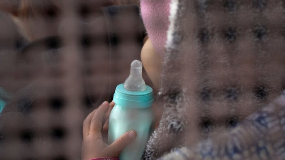 107544162 migranttoddler