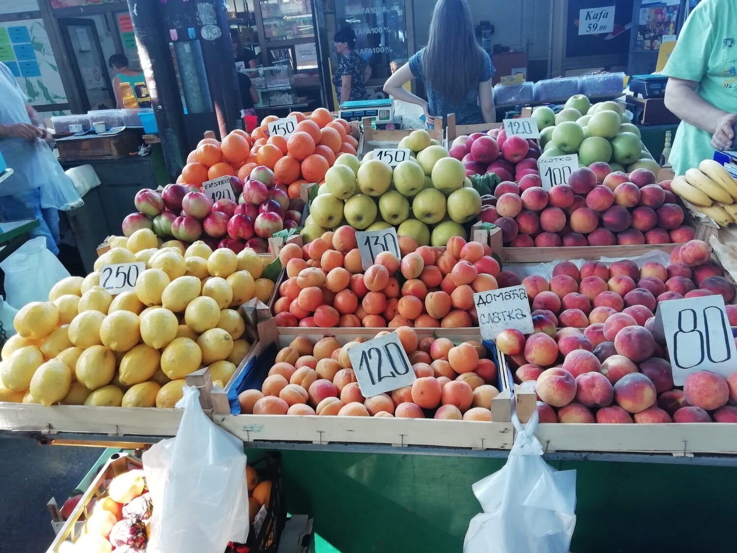 Na pijaci stare cene, proizvođači kivni na vreme, a kupcima “tanki” novčanici 1 Pijaca 6 foto T R scaled