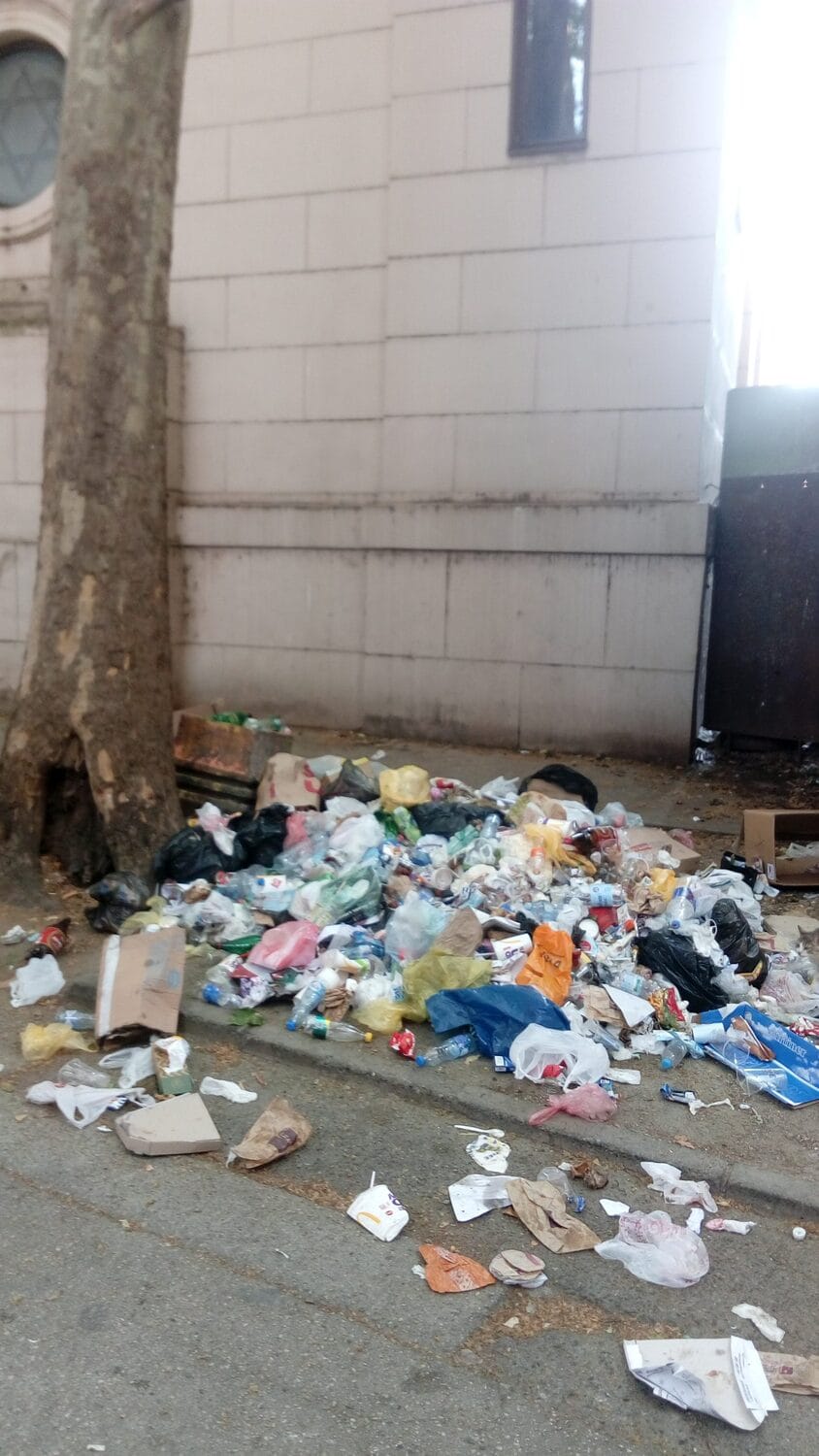 Djubre-iza-Sinagoge1;-foto:-citalac