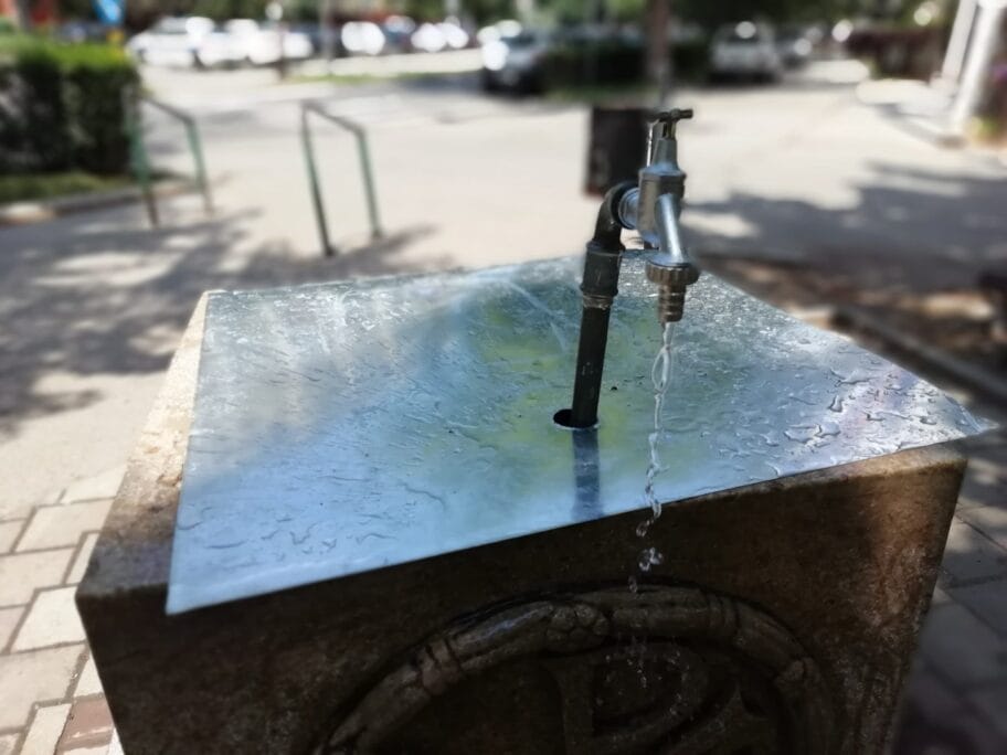 Ponovo rade česme u Svetosavskom parku 8 javna cesma opstina medijana park svetog save foto jv tr scaled