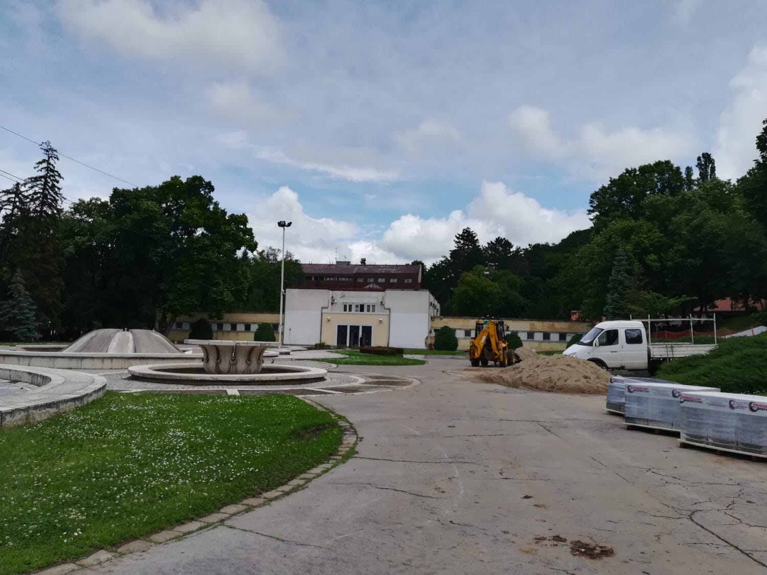 Centar Niške Banje uskoro dobija “osvežen” izgled 1 niska banja foto milica jovanovic scaled