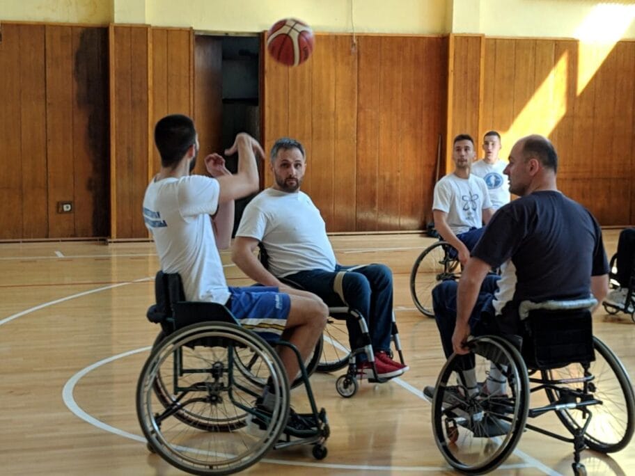 1280x0 Prvi trening kosarke u kolicima 2 foto Fakultet sporta i fizickog vaspitanja
