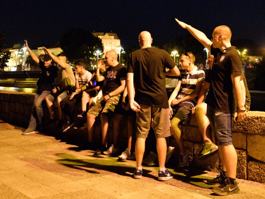 salutiranje foto vanja keser