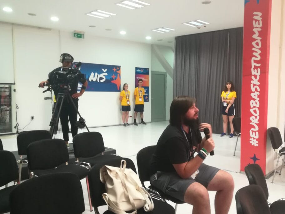 Novinar Spanac Hose Ramos Alba Benjos Evropsko prvenstvo za kosarkasice Nis foto Juyne vesti Milica Jovanovic scaled