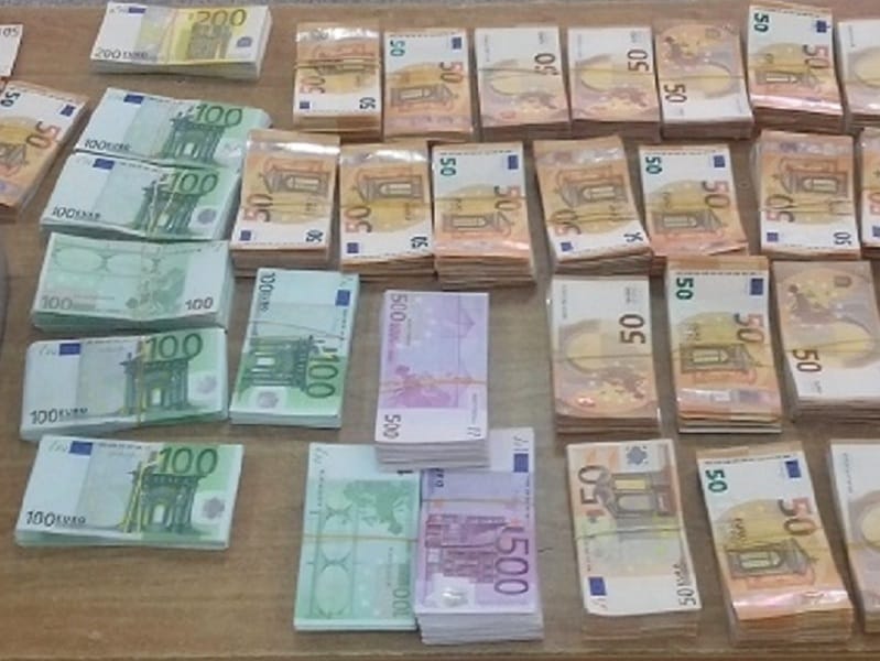 400 000 evra foto Uprava carina