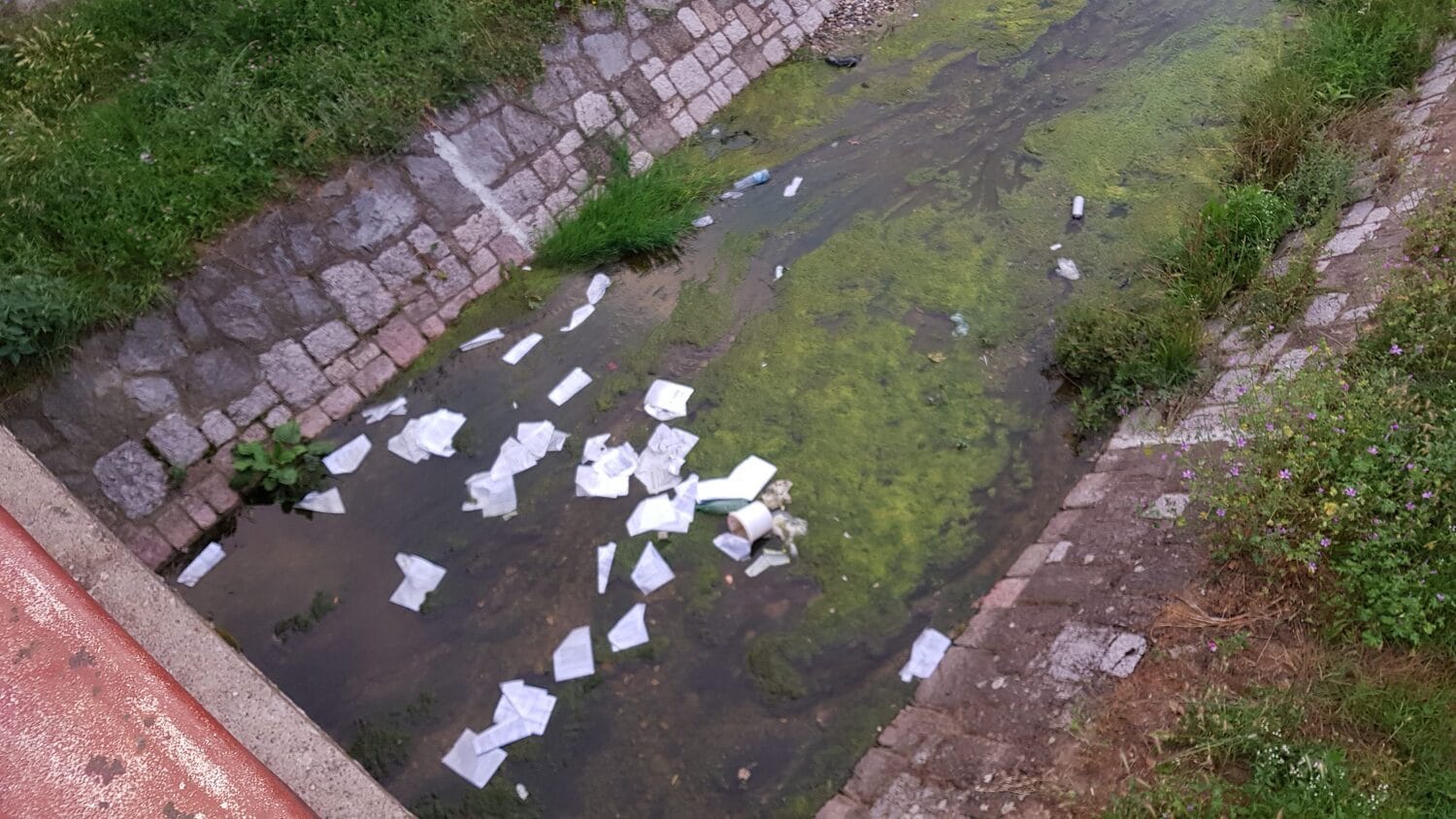 Mini deponija u Gabrovackoj reci scaled