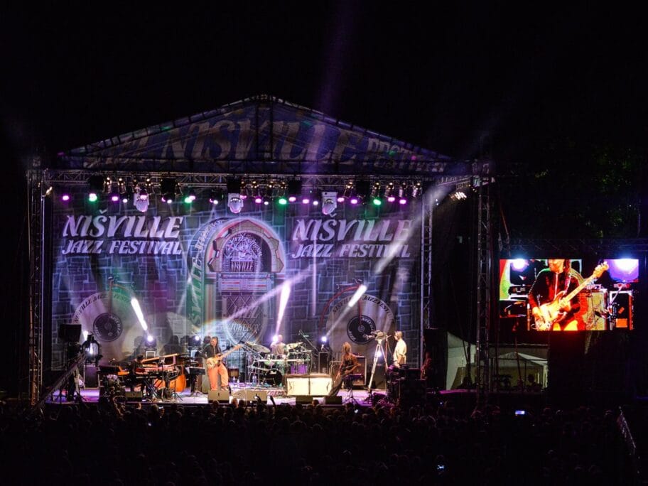 Nisvil bina foto Vanja Keser