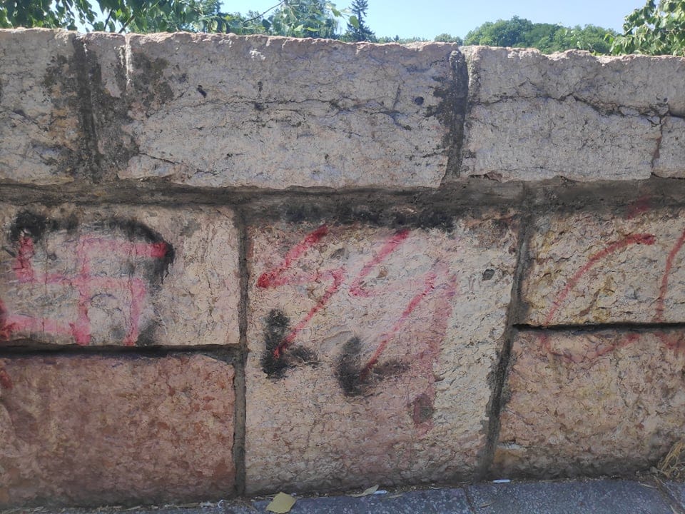 svastika-i-ss-kej-foto-mz