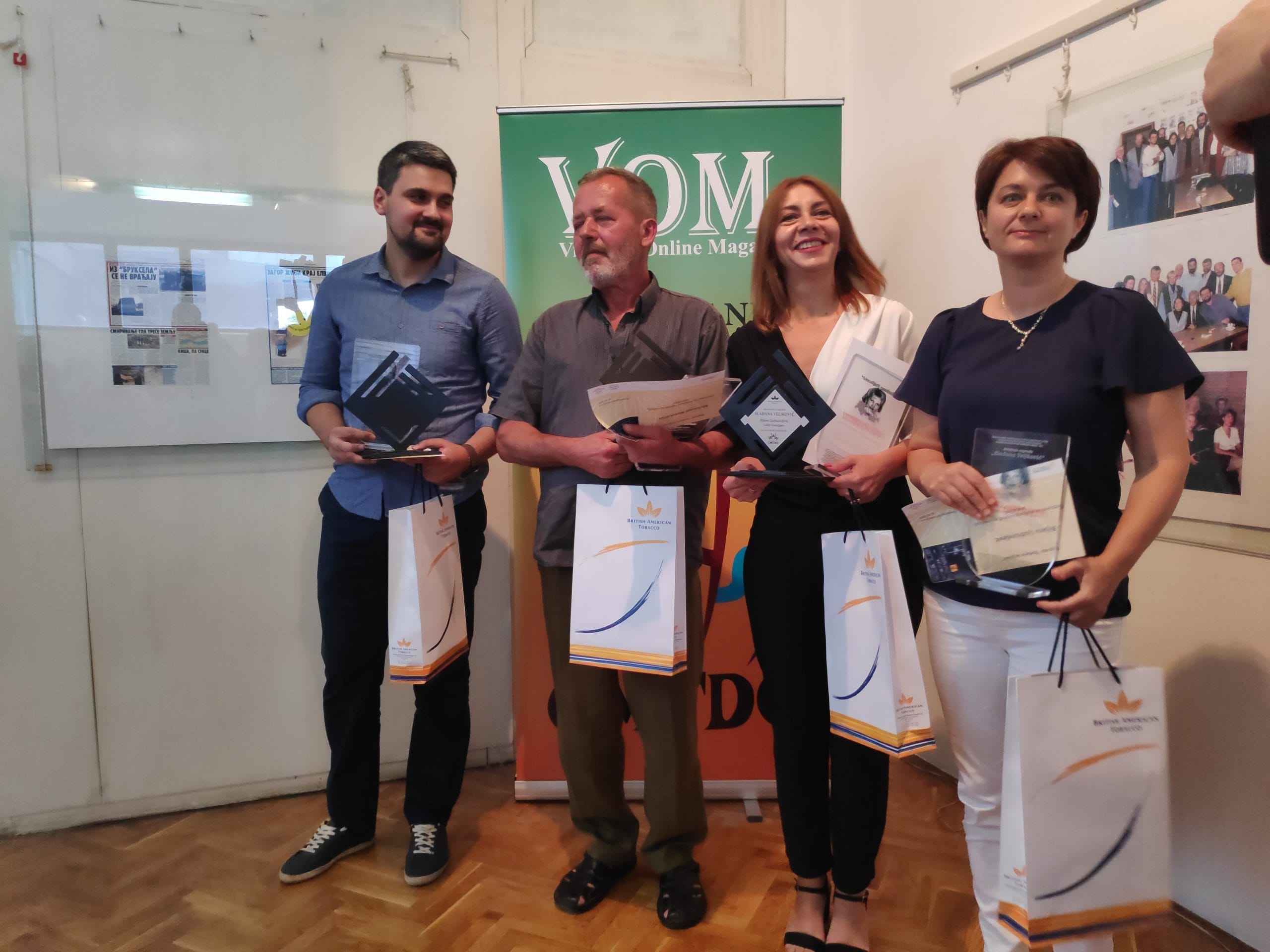 Urednik "Južnih vesti" Aleksandar Stankov primio nagradu “Slađana Veljković” 1 nagradjeni foto stefan markovic scaled