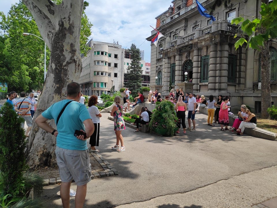 Vlasnici lokala Podzemni prolaz V M R