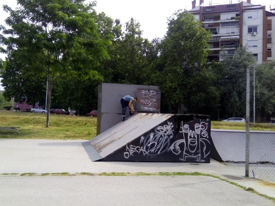 Niški skejt park uklonjen - iz Opštine kažu prostor ostaje građanima 10 Uklanjanje skejt parka GO Medijana