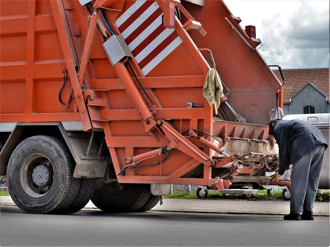 Za komunalne usluge Vranjanci duguju oko 80 miliona dinara 1 smecar kamion foto aleksandar kostic 2