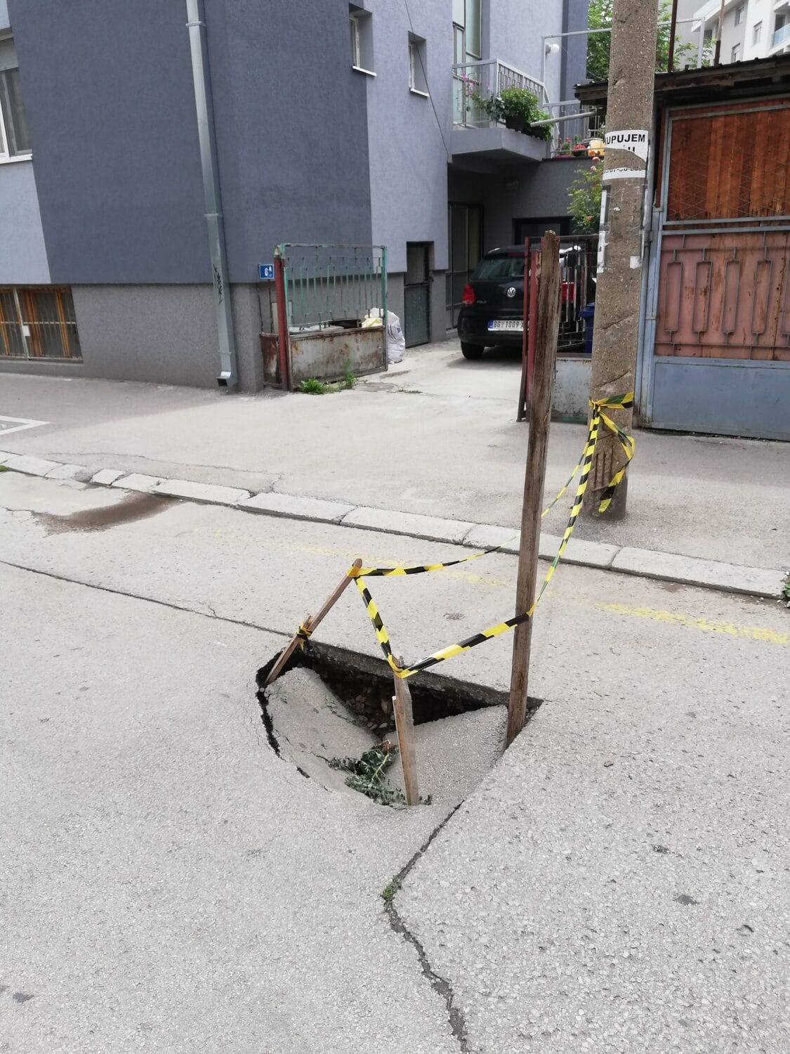 Rupa ulica Cirila i Metodija foto citalac scaled