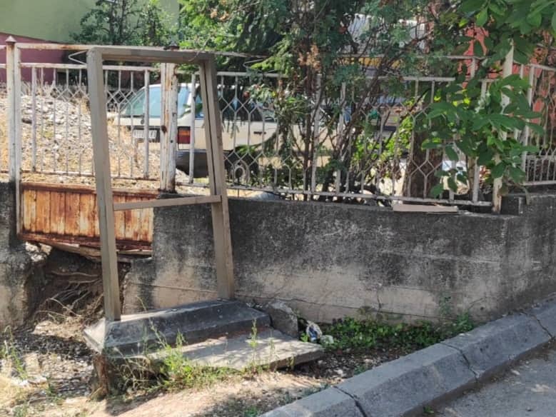 Nema table foto V M R