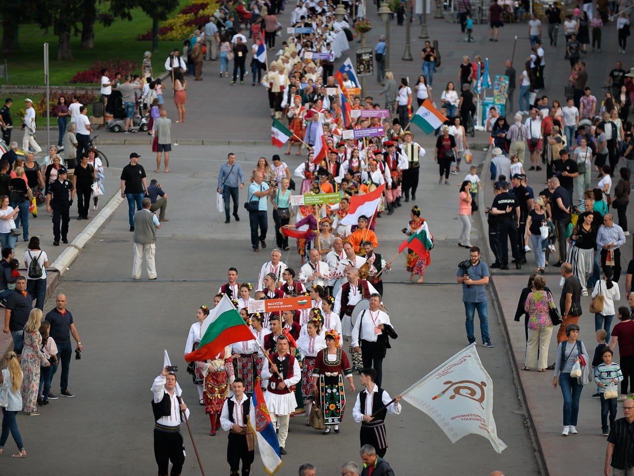 defilefolklor vanjakeser